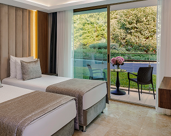 Bahçe Manzaralı Aile Odası 2